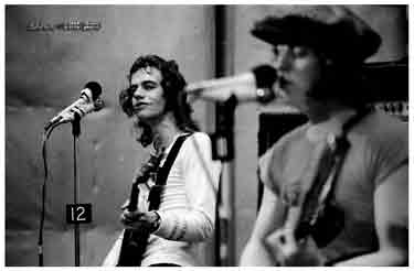 Noddy Holder & Jimmy Lea during recording of Slade Alive 1971